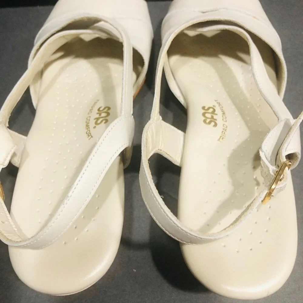 SAS‎ Beige Sandals Strappy Low Wedge Open Toe Minimalist Vaca Summer Women 9.5N